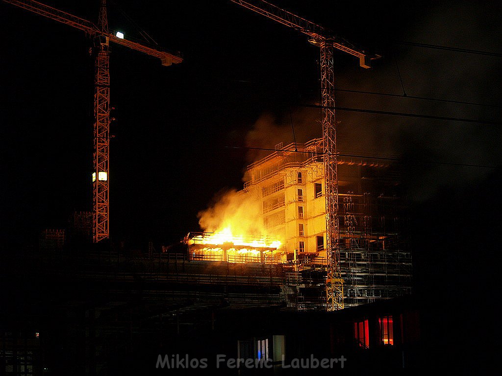 Feuer Baustelle 3ten Kranhauses Koeln Rheinauhafen P446.JPG